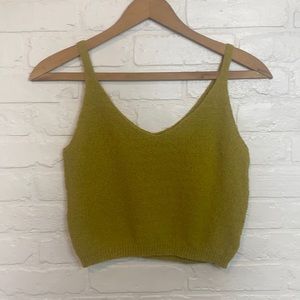 Le Lis Knitted Crop Top